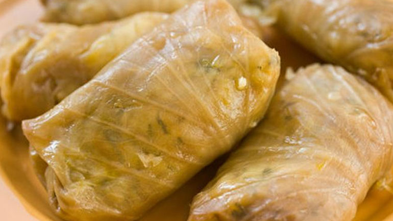 Ένα πιάτο με ξεχωριστή γεύση: Λαχανοντολμάδες με μπακαλιάρο